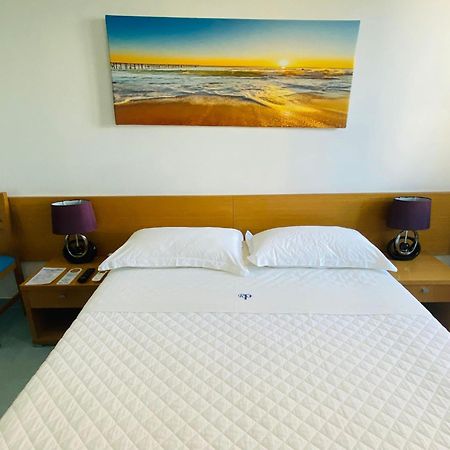 Weaa Hotel Nazare Bagian luar foto