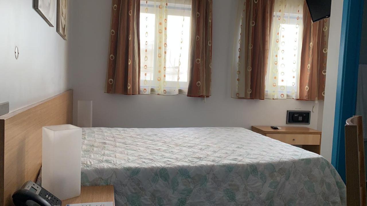 Weaa Hotel Nazare Bagian luar foto