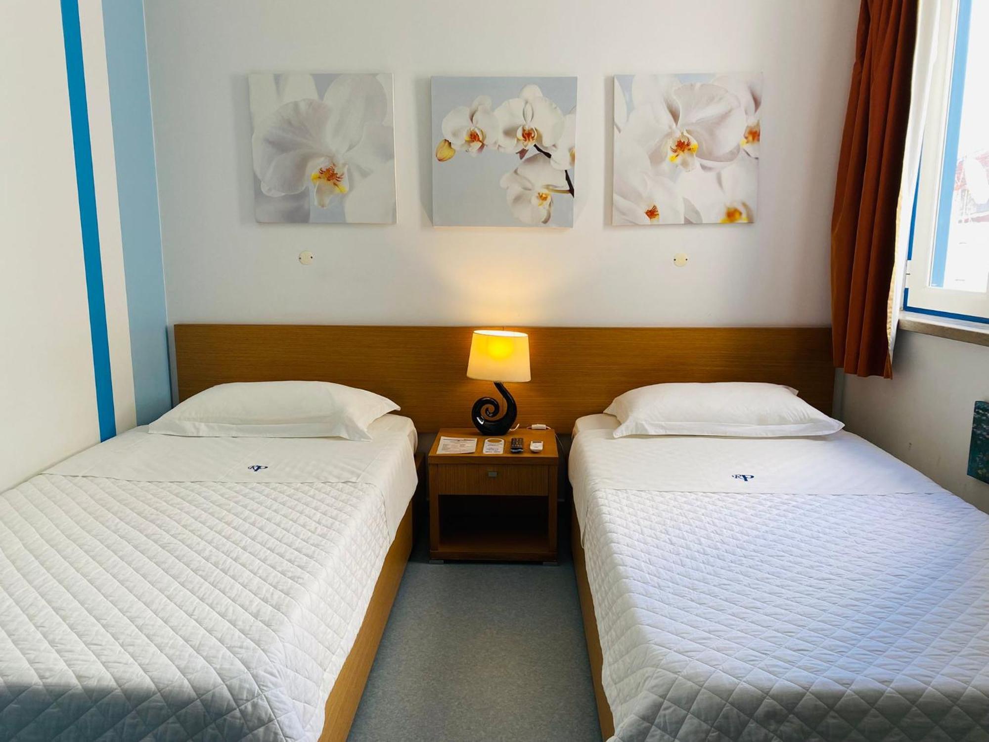 Weaa Hotel Nazare Bagian luar foto