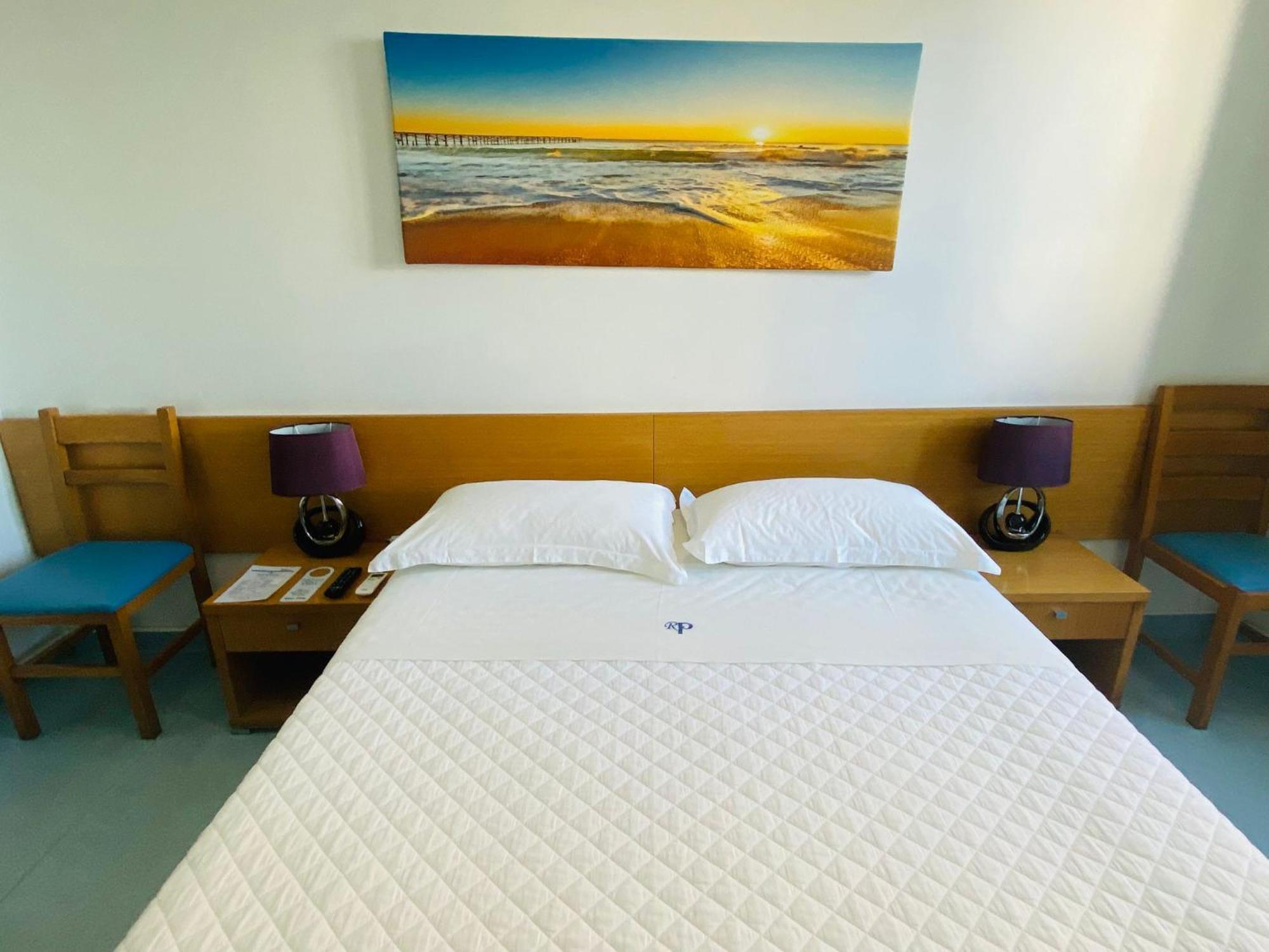 Weaa Hotel Nazare Bagian luar foto