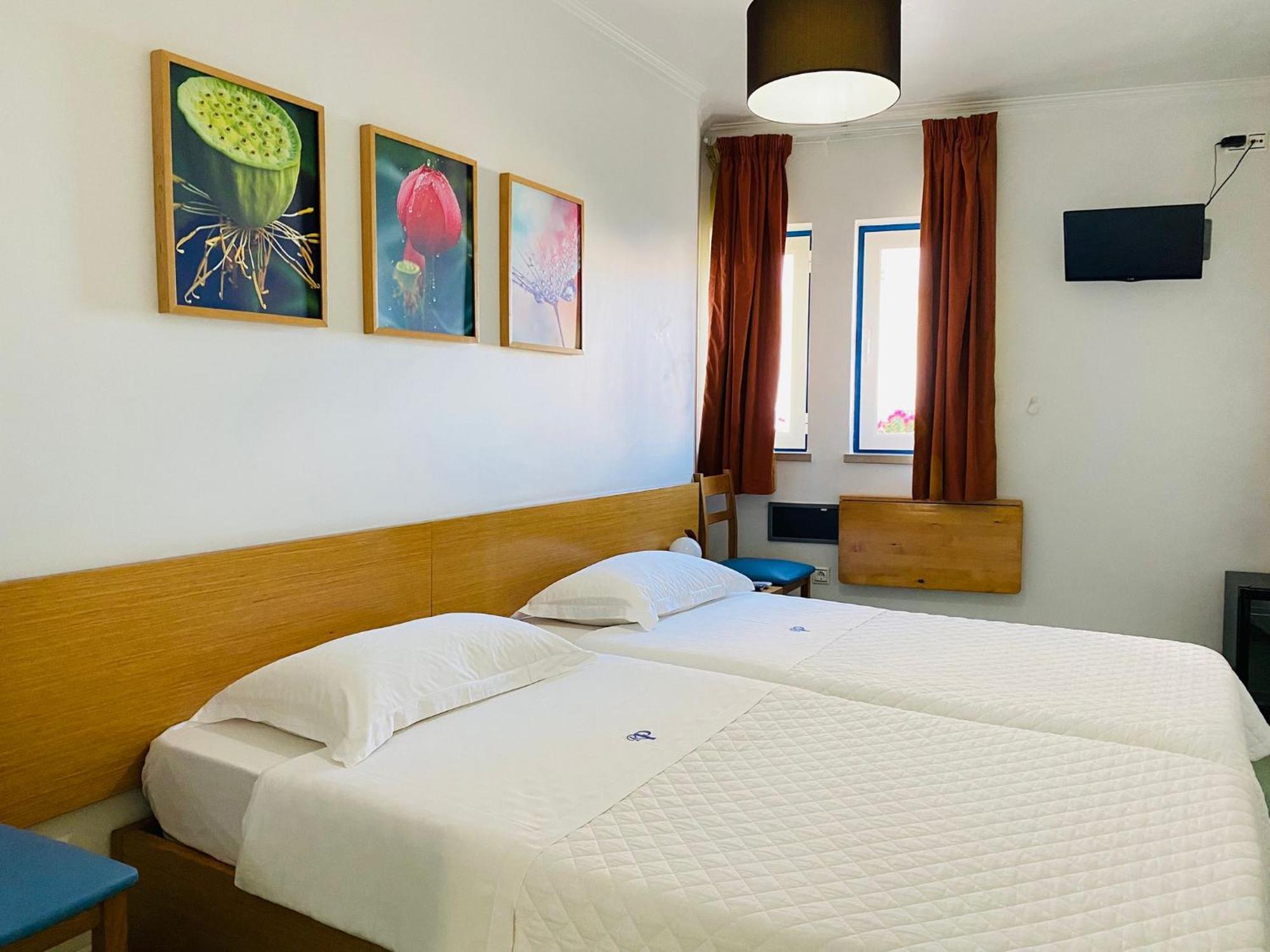 Weaa Hotel Nazare Bagian luar foto