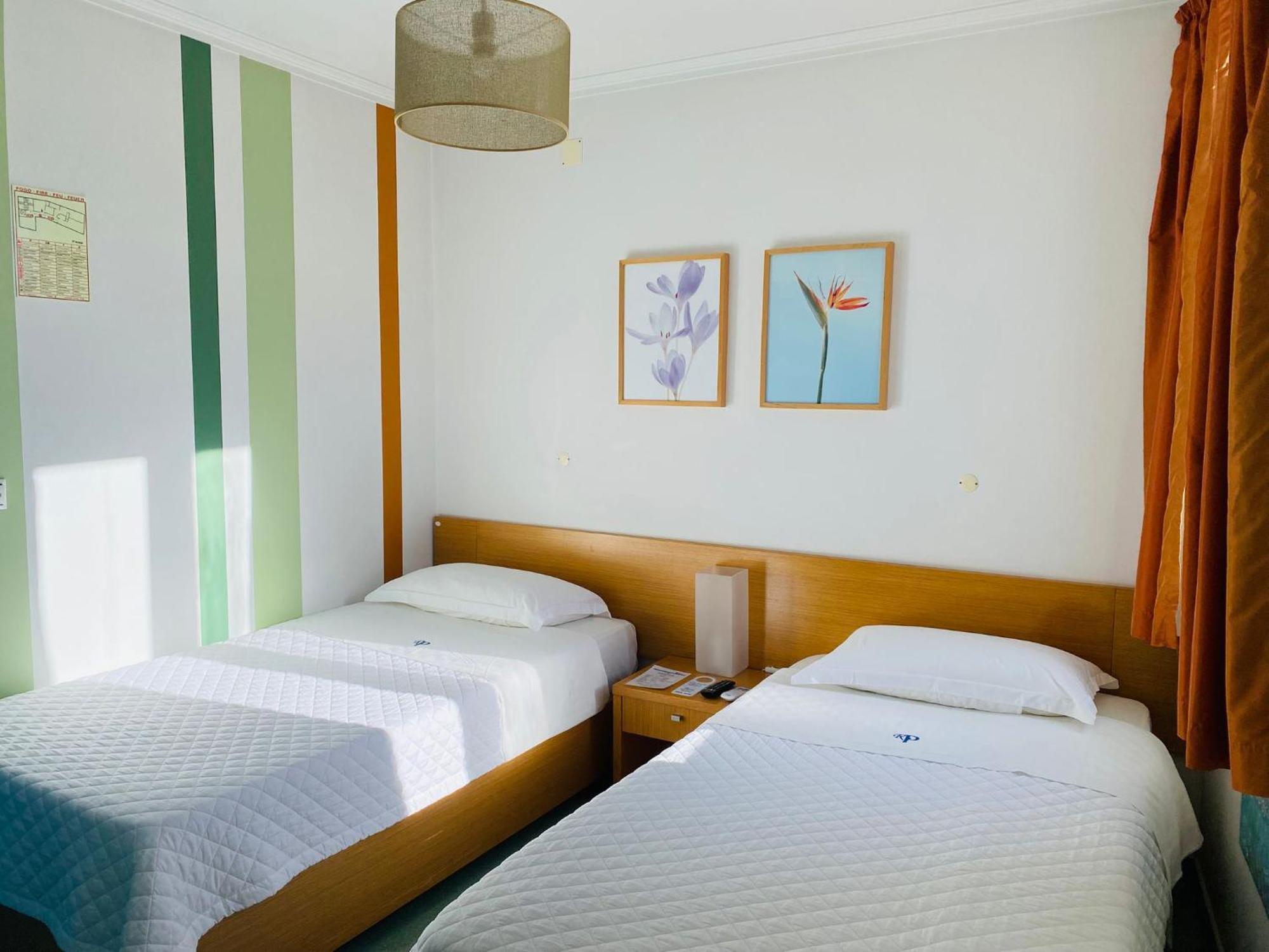 Weaa Hotel Nazare Bagian luar foto